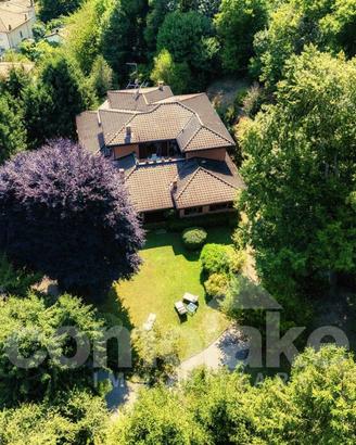 Villa di 400 m² con più di 5 locali e box auto dop