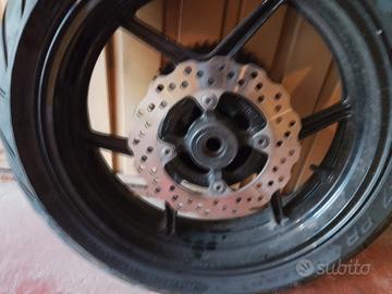 ricambi vari er6n anno 2009 