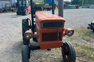 TRATTORE FIAT 250