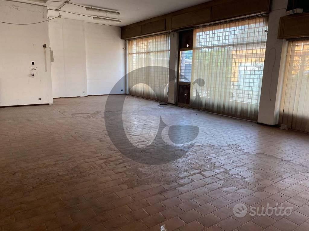 Immobile di 210 m² con 2 locali a Palazzolo sull'O - Vista 4