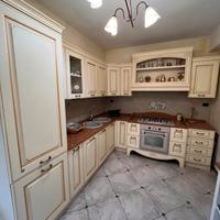 Cucina angolare completa di elettrodomestici