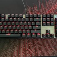 Tastiera meccanica gaming RGB