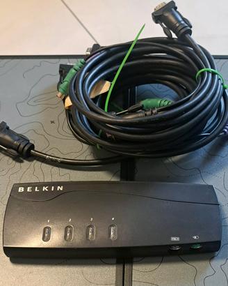 Belkin KVM Switch 4 porte con cavi usato