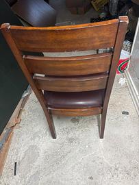 Tavola in legno con sedie