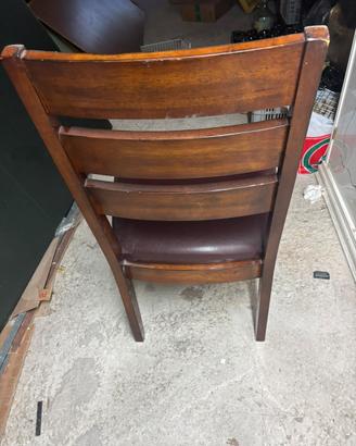 Tavola in legno con sedie