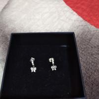 orecchini in oro bianco con brillantini