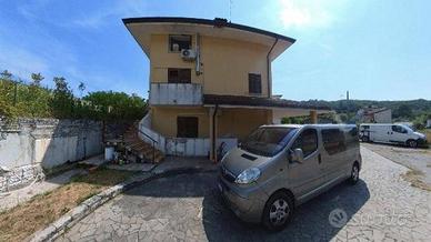 Immobile in asta di 180 m² con 4 locali a Savogna 