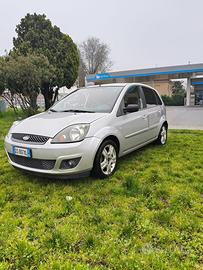 Ford fiesta 1.2 benzina ok neopatentati