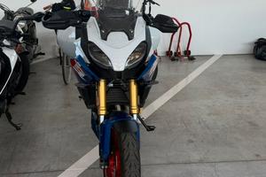 BMW F900XR 2025