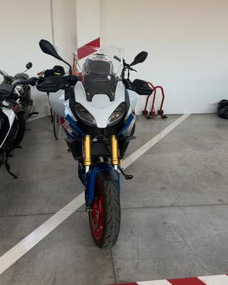 BMW F900XR 2025