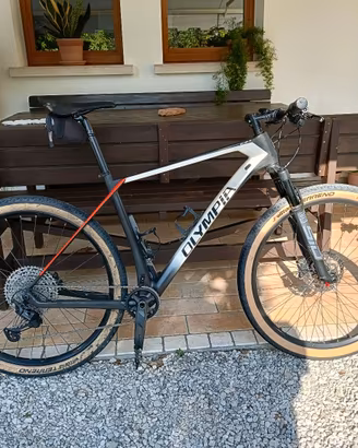 Olympia F1 Carbonio XL – XT 1x12 – RockShox SID SL