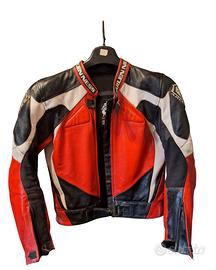 tuta in pelle arlen ness con stivali 