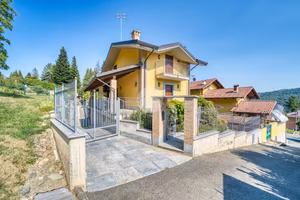 VILLA SINGOLA A COAZZE