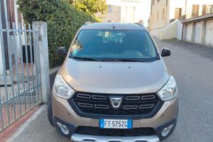 Dacia Lodgy 1.6 GPL Stepway 7 Posti