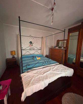 Armadio comò letto  a baldacchino