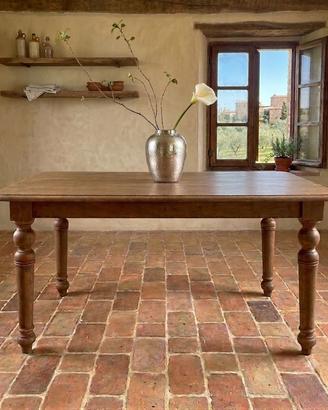 Tavolo a tiro allungabile con gambe tornite