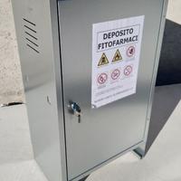 Armadietto deposito fitofarmaci fitosanitari