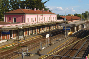 4LOCALI CON DOPPIO BALCONE- CENTRO CODGNO