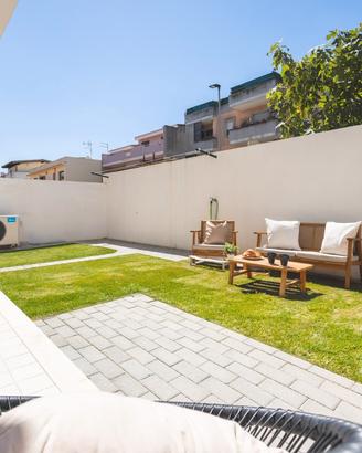 Trivano di nuova costruzione con cortile