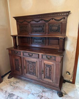 Credenza in stile rinascimento
