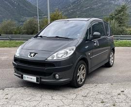 PEUGEOT 1007 1.4 HDi Sporty