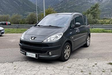 PEUGEOT 1007 1.4 HDi Sporty