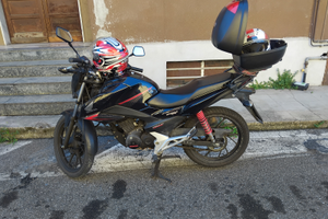 Moto honda 125 con 25000km