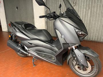XMAX 300