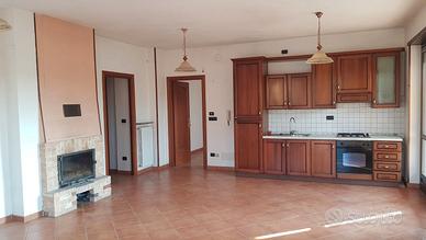 Cucina lineare  larg 3.60  altezza 2.4 mt