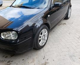 VOLKSWAGEN Golf 4ª serie - 2001