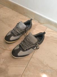 Scarpe uomo casual marca Levi's.