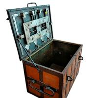 Cassaforte forziere antico del XVII secolo