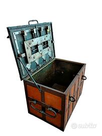 Cassaforte forziere antico del XVII secolo