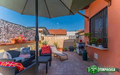 SPLENDIDO QUATTRO LOCALI RISTRUTTURATO CON TERRAZZ