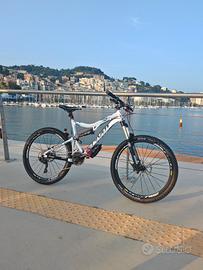 Mountain Bike Pivot Mach 5.7- Full Suspended 26"