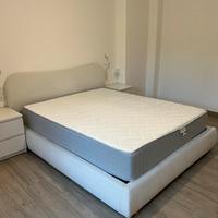 Letto matrimoniale completo di materasso