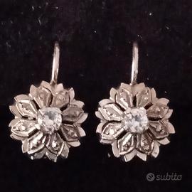 Orecchini vintage in oro bianco 18k 
