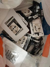 Pezzi vari prese elettriche