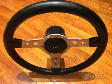 Volante Mountney per defender