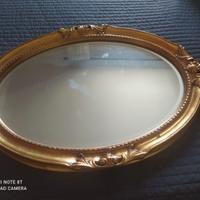 Specchio con cornice in legno placcata oro