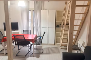 Stanze allinterno di due miniappartamenti centrali