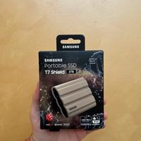 Samsung T7 Shield SSD Portatile 2 TB