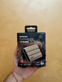 Samsung T7 Shield SSD Portatile 2 TB