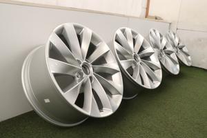 Cerchi in lega Volkswagen Passat CC Scirocco 18