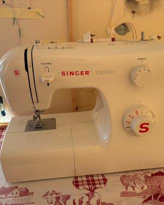 Macchina da cucire Singer Tradition 2250