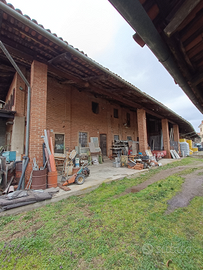 Immobile ad uso artigianale commerciale