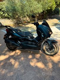 Yamaha Xmax 300
