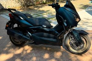 Yamaha Xmax 300