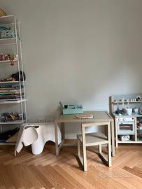 Scrivania e sedia Ferm Living per bambino