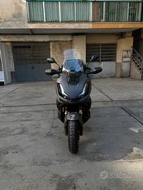 Honda adv 350